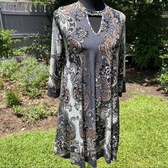 ❤️❤️FLIRTY DRESS❤️ - Picture 2 of 8